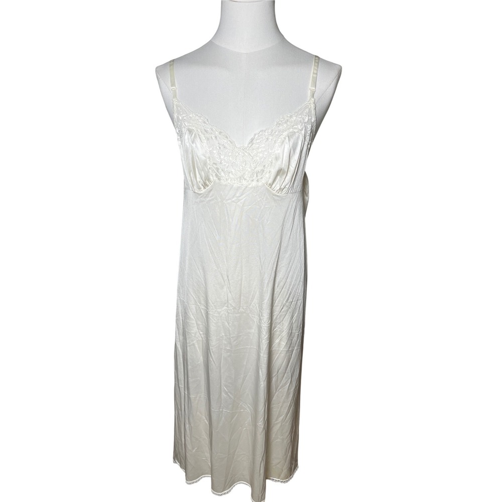 Vintage Ivory Lace Full Slip Nightgown‎ Romantic Bridal Vassarette L